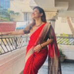 Priya Prince Instagram – Be happy,
not because everything is 
GOOD
But, because you see GOOD in EVERYTHING … 

..
Saree @kalaidesignerstudio 

#life #lesson #lifecoach #lifestyle #goal #happiness #selfcare #positivity