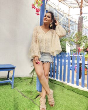 Priyanka Purohit Instagram - I love when my brain chemicals and hormone levels are just right and I actually enjoy life 🧚