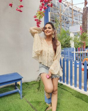 Priyanka Purohit Instagram - I love when my brain chemicals and hormone levels are just right and I actually enjoy life 🧚