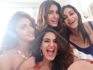 Priyanka Purohit Instagram - Ending our last day of shoot with some blissful memories ❤️
.
.
.
@viuindia #sumersinghdiaries