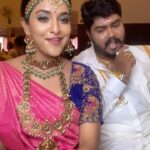 Priyanka Shivanna Instagram - 😀😀 . . Jewellery @thespatika Wearing @classy_renthouse @chaluvaraj_instaofficial #reelsvideo #marriage #shooting #udayatv #trendingreels