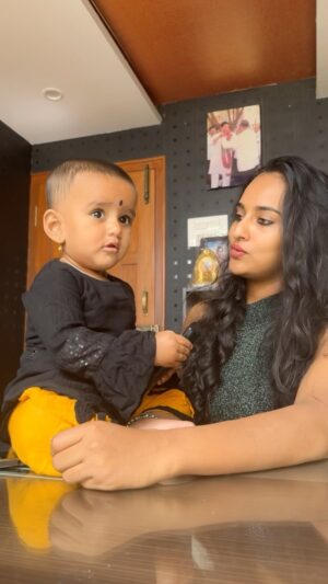 Priyanka Shivanna Instagram - My cute lil neighbour ♥️
.
.
#viralreels #babylove❤️ #instadaily #trendingreels #cutiepie 

@officialjoshapp
@joshapp.kannada
#joshmeinaaja
