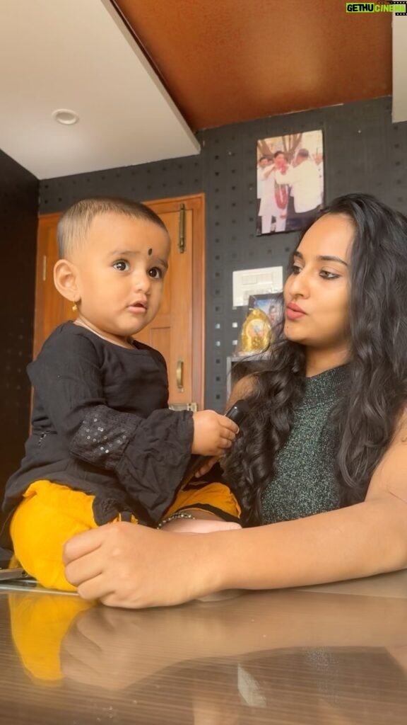 Priyanka Shivanna Instagram - My cute lil neighbour ♥️ . . #viralreels #babylove❤️ #instadaily #trendingreels #cutiepie @officialjoshapp @joshapp.kannada #joshmeinaaja