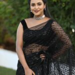 Priyanka Shivanna Instagram - When unsure about what to wear, drape a saree. Jewellery @sriganeshselectionsblr . . #loveforsaree #shootlife #star #starsuvarna #bettadahoovu #chandini