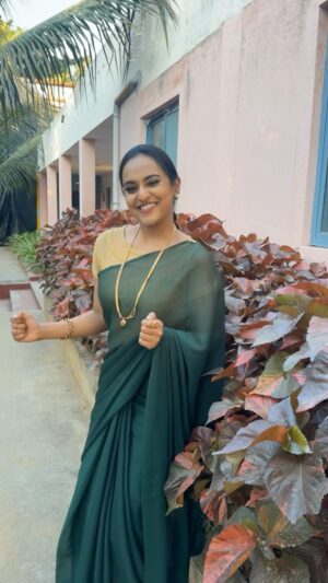 Priyanka Shivanna Instagram - 😜
.
.
#golgappelovers #instadaily #trendingreels #viralvideos #viral #happyme #foodie