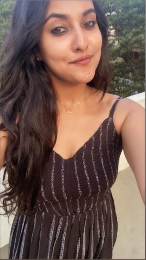 Priyanka Shivanna Instagram - 🖤
.
.
#chamkilaangilesi #nani #keerthysuresh #reelsinsta