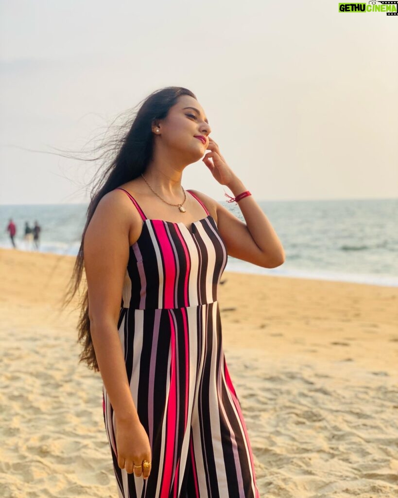 Priyanka Shivanna Instagram - Keep calm and go to the beach. . . #shootlife #mangalore #beachvibes #calm