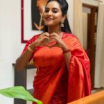 Priyanka Shivanna Instagram - ♥️ . . #sareelove #shooting #happytime