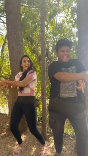 Priyanka Shivanna Instagram - 😉😉
.
.

@vishwas_vishu22 

#instaviral #trendingreels #dance #viral