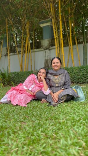 Priyanka Shivanna Instagram - Amma♥️
.
.
#insta #motherlove #reelsviral #daughter