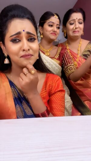Priyanka Shivanna Instagram - 😃😃😃
.
.
@darshinigowda01 
@sandhya_sandy_gowda_ 

#reelsinsta #shootlife #hyderabad