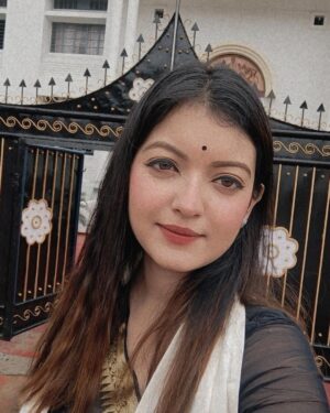 Puja DebNath Instagram - #followerseveryone #eyerollchallenge @highlight