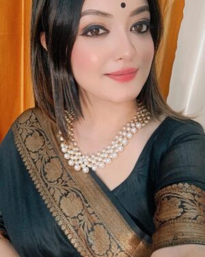 Puja DebNath Instagram - 🖤🙏