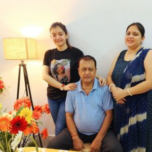 Puja DebNath Instagram - My Family ♥️♥️♥️♥️♥️♥️♥️♥️
#everyonefollowers @highlight