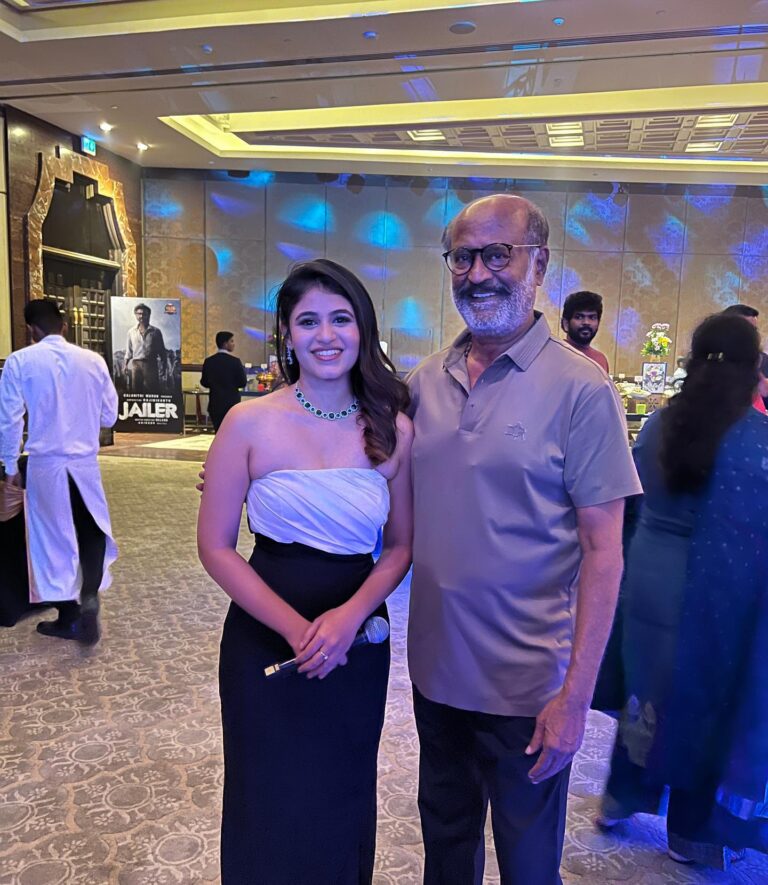 Pujitha Devaraj Instagram - Arthamaindhaa Rajaa! From my school days to now,i kept on expressing how i was,how iam and how i will be the same fan girl with abundant love and respect and was pouring my heart out🤍 Sir listened everything patiently with a smile on his face 🥹and said ‘So sweet of you,God bless you’ (I had full on Johnny bgm in head at this moment) PC @k.b_aravind my saviour💯 #withmyhero #mostprecious #kannada #superstarrajinikanth #pujithadevaraju #telugu #adhirindhi #rajnikanthtelugufans #kannadafans #hindi #malayalam