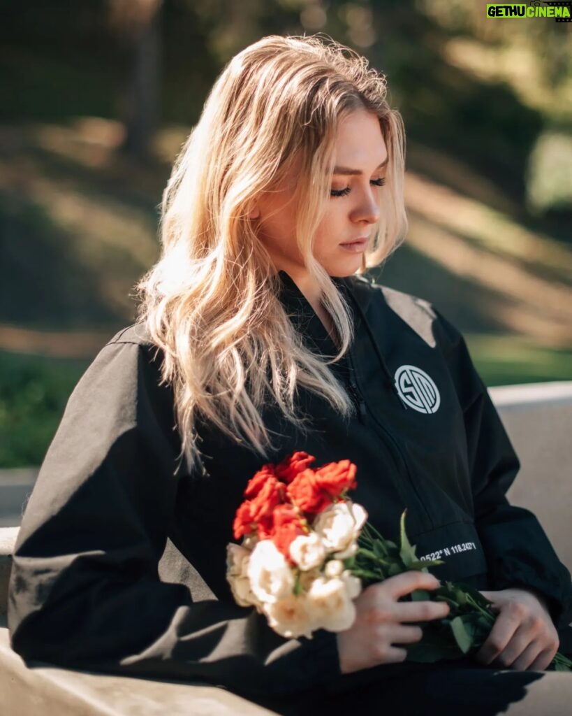 QTCinderella Instagram - If you're gonna spend Valentine's Day alone, at least do it in style 🌹 TSM Shop V-Day sale, get 22% off most items with the code tsmlovesme at checkout. - #merch #esports #apparel #tsmftx #lifestyle #valentineday #valentines #valentinesday2022