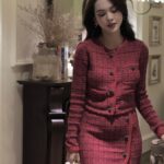 Quỳnh Lương Instagram - Thế giới này rộng lớn lắm rồi em sẽ tìm được một người khi vừa nhìn thấy em bất ổn liền ôm lấy em ❤️