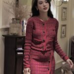 Quỳnh Lương Instagram - Thế giới này rộng lớn lắm rồi em sẽ tìm được một người khi vừa nhìn thấy em bất ổn liền ôm lấy em ❤️