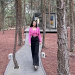 Quỳnh Lương Instagram - Nếu anh không nhận ra được sự thông minh, xinh đẹp, giỏi kiếm tiền thì tránh ra, sẽ có người đóng vai nam thần với Vy ngay 😌😌😌- Vy said