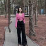 Quỳnh Lương Instagram - Nếu anh không nhận ra được sự thông minh, xinh đẹp, giỏi kiếm tiền thì tránh ra, sẽ có người đóng vai nam thần với Vy ngay 😌😌😌- Vy said