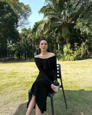Quỳnh Lương Instagram - "Nhớ" là 1 tính từ 
Tính từ khi quen anh....