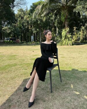 Quỳnh Lương Instagram - "Nhớ" là 1 tính từ 
Tính từ khi quen anh....