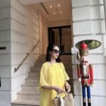 Quỳnh Lương Instagram - Trúc xinh trúc đứng đầu đình, em xinh em vẫn 1 mình chả ai yêu 😪😪😪