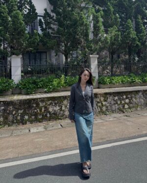 Quỳnh Lương Instagram - Nếu cậu không phải lo cơm áo gạo tiền, thì ước mơ của cậu là gì?