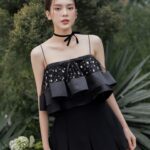 Quỳnh Lương Instagram - Anh thích em tóc dài theo năm tháng Em nhẹ nhàng cặp gọn vén 2 tai 😌😌