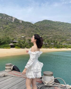 Quỳnh Lương Instagram - Voi chín ngà, Gà chín cựa, ngựa quá nên mãi không có người iu 🤭🤭🤭
