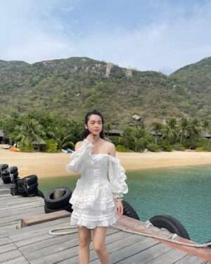 Quỳnh Lương Instagram - Voi chín ngà, Gà chín cựa, ngựa quá nên mãi không có người iu 🤭🤭🤭