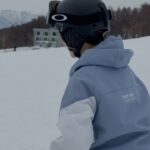 Queen Wei Instagram - 人生首滑，第一天憑著一股不怕死的衝動拼命學！天氣很好，雪軟軟的跌倒也不太痛，完美詮釋在哪裡跌倒就在哪裡躺好的哲學。 安全的跌倒，我自己認為是第一件該學會的事。因為跌倒是必須，所以也必須讓自己好好的跌才能好好的站起來再戰！跟人生一樣。 謝謝 @dbc.taiwan 專業滑雪團隊，教練明確又充滿“強烈”鼓勵性質的教學風格讓我們第一次滑雪就可以學到好多東西！教練一直說「你們是天才吧！第一天就這樣太扯了啦！難得！」 我們可能真的很棒！😆 好吧這次回去我們要認真買裝備！愛上滑雪了！ ／ #日本野澤 #滑雪 #DBC滑雪 #野澤溫泉村 #天才滑雪夫婦 #林先林太