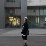 Queen Wei Instagram - 昨天夢到全世界第一個被外星人登陸的地方是「印度」，然後跟著玩很大去印度錄影，到處都看得到有外星人的雕像圖像還有拱門。天上很多飛在空中的交通工具，甚至天空頂端是另一個城市，就像電影「顛倒世界」一樣。可愛的是，買東西用的貨幣是「鮮花」，我在當地用五朵新鮮玫瑰花買了一杯冰紅茶。 - 也許有一天真的會是這樣。 ／ #也許外星人的世界比我們人類還要簡單 #關於外星人的夢
