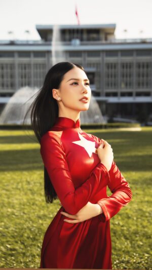 Quỳnh Hoa Bùi Instagram - Hòa chung không khí cả nước chào mừng ngày kỷ niệm 49 năm Giải phóng Miền Nam, Thống nhất đất nước (30/4/1975 - 30/4/2024), Bùi Quỳnh Hoa xin chúc mọi người có 1 kì nghỉ lễ thật vui vẻ và hạnh phúc. Quỳnh Hoa luôn biết ơn những người đã hi sinh vì đất nước và tự hào khi mình là người Việt Nam 🇻🇳

Stylist: @nvphc.11 
Dress: @hunhan243 
Makeup: Anh @net.mkat 
Hair: @vinhvinh010801 
Shoes: @alexsara.vn 
Video: @baoquynhskc @khakhanee 
#buiquynhhoa #missuniversevietnam 
#missuniversevietnam2023