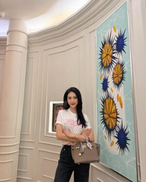 Quỳnh Hoa Bùi Instagram - Tuy em không ăn ảnh nhưng được cái ăn nhiều 😜 vì không thể cưỡng nổi sự xinh xắn và những món ngon ở nơi đây ❤️