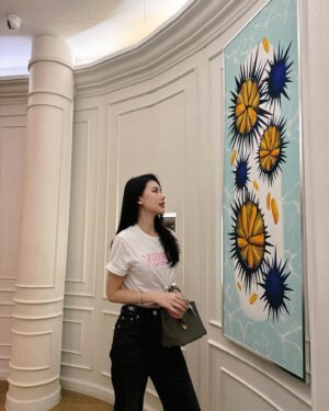 Quỳnh Hoa Bùi Instagram - Tuy em không ăn ảnh nhưng được cái ăn nhiều 😜 vì không thể cưỡng nổi sự xinh xắn và những món ngon ở nơi đây ❤️