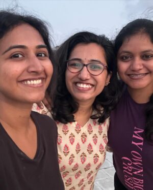 RJ Ananthi Instagram - Sun, Moon & People ❤️
வாழ்க்கையை பிடிக்கிறதே 🥳