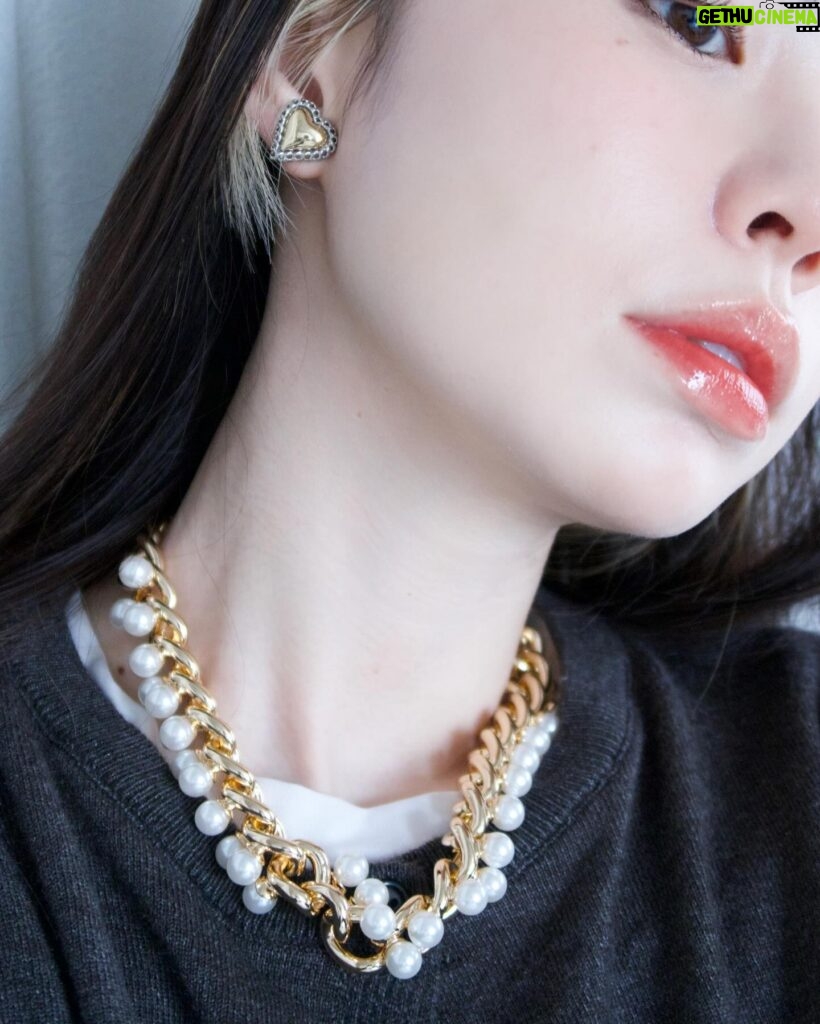 RUKO Instagram - @lohmejewelry ずっと欲しかった ジュエリーブランド ゴールド✖︎パール🦪　永遠に好き