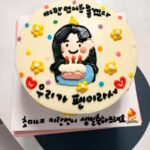 Ra Mi-ran Instagram - 어쩌다보니 또 생일이 다가왔네요. 난 다이어트 중인데 자꾸 맛난걸 보내주면 어뜩하냐고!! ㅋ ㅋ 완전소중한 팬 여러분 감사합니다. 귀여운 49살이 되겠습니다. ㅎㅎ