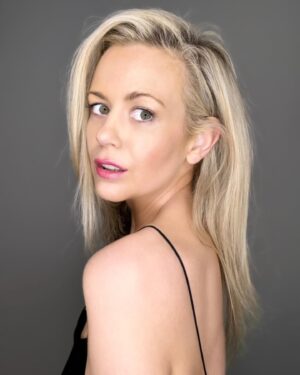 Rachael Carpani Instagram - Aaaand a little sneak peak of my first time back in front of a 📸 2 days ago 😳……no hospital gown, no awesome surgery socks …. (have to admit I miss the comfort 🤓🤓🤓)
*
So just a few snippets …zero filters / zero re-touch-ups  but definitely some makeup goin’ 
on 💋😉!!
*
Definitely been a while , my face was in a little makeup shock 💄 😅
*
Aaaand turns out 90% of the shots were of me sitting on the floor in front of an electrical outlet hoping I wasn’t making an ass of myself 🤔
(See last pic 😅)
*
But here are a few early ones 📸more to come a bit later . (Further proof of life 😂🙌) 
*
*
*
*
#photoshoot #noideawhatimdoing 
welcome back to #makeup Carpani mug🤓💄🤓 @lisamanncreativemanagement @afa_primetalent