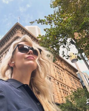Rachael Carpani Instagram - Gasp 😲 …Realised (due to a delayed start to the new year ..thank you emergency surgery 🙄) 
*
That the Carpani nostrils had not made an appearance to ring in the new year . Unimportant. Definitely not needed nor asked for….but tradition reigns . 
*
The dodgy camera angles continue. 
Love to you and #2024 from the Carpani Nostrils 🤓🤓🤓❤️❤️❤️
*
#contentyoudontneed