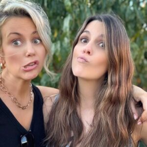 Rachael Carpani Instagram - Easter weekend begins 🐣How one of our “attempts” to look normal turned out ….aaaand a sample of the other 30 📸🫠🫠🫠
*
But gotta say …it’s hard standing next to my GORGEOUS little sis 💞 (yep music had to match #cheesygoodness 😁)
*
#itsinthegenes #carpanimethod #cantpose 🫠
@georgiamaie_music 💞#buonapasqua🐣 🇮🇹