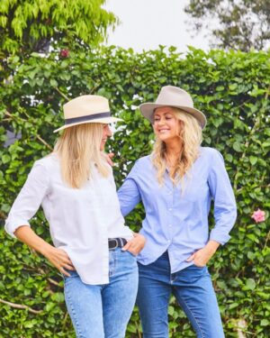 Rachael Carpani Instagram - #flashbackfriday to the outtakes from the shoot with the always gorgeous and ridiculously photogenic @billcav (Jess Napier🥰) for @newideamagazine ….
*
I have it on good authority that my stunning friend & fav costar looked fabulous in all the pics📸❤️….and the editing process was a never ending attempt to find a pic where I my I wasn’t pulling a random Carpo face 🤓🤪….
*
(and yes after 20 years we still believe we are hilarious so it was a difficult task for us to not crack up & take a normal , sweet pic ….😅😂) so again hats off to the amazing team who put the (real) shoot together ! 🙌👏👏👏
*
Aaaaand here are the ones that for some reason didn’t make the cut 🤔….#nailedit 📸😁
(Carpo #stillcantpose )
*
*
*
#photoshoot #outtakes 🎬
📸 @phillipcastleton 
@stephenmoriarty123 
@billcav 🥰
#mcleodsdaughters
