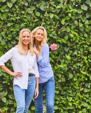 Rachael Carpani Instagram - #flashbackfriday to the outtakes from the shoot with the always gorgeous and ridiculously photogenic @billcav (Jess Napier🥰) for @newideamagazine ….
*
I have it on good authority that my stunning friend & fav costar looked fabulous in all the pics📸❤️….and the editing process was a never ending attempt to find a pic where I my I wasn’t pulling a random Carpo face 🤓🤪….
*
(and yes after 20 years we still believe we are hilarious so it was a difficult task for us to not crack up & take a normal , sweet pic ….😅😂) so again hats off to the amazing team who put the (real) shoot together ! 🙌👏👏👏
*
Aaaaand here are the ones that for some reason didn’t make the cut 🤔….#nailedit 📸😁
(Carpo #stillcantpose )
*
*
*
#photoshoot #outtakes 🎬
📸 @phillipcastleton 
@stephenmoriarty123 
@billcav 🥰
#mcleodsdaughters