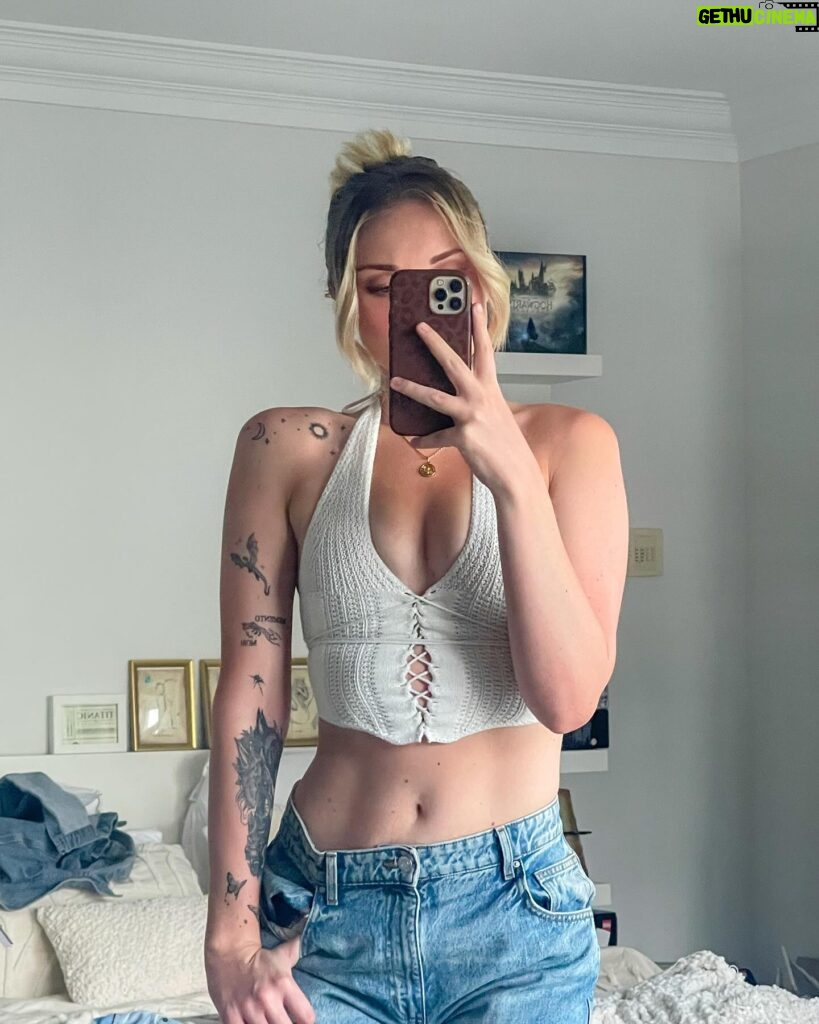 Rachael Evren Instagram - No you’re cute jeans