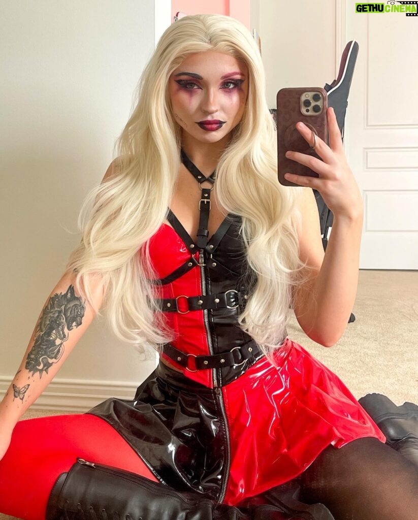 Rachael Evren Instagram - You know I use to be a doctor too 🎭 • • Finally got to do Harley Quinn 🥹. I couldn’t find a good enough wig so blonde had to do