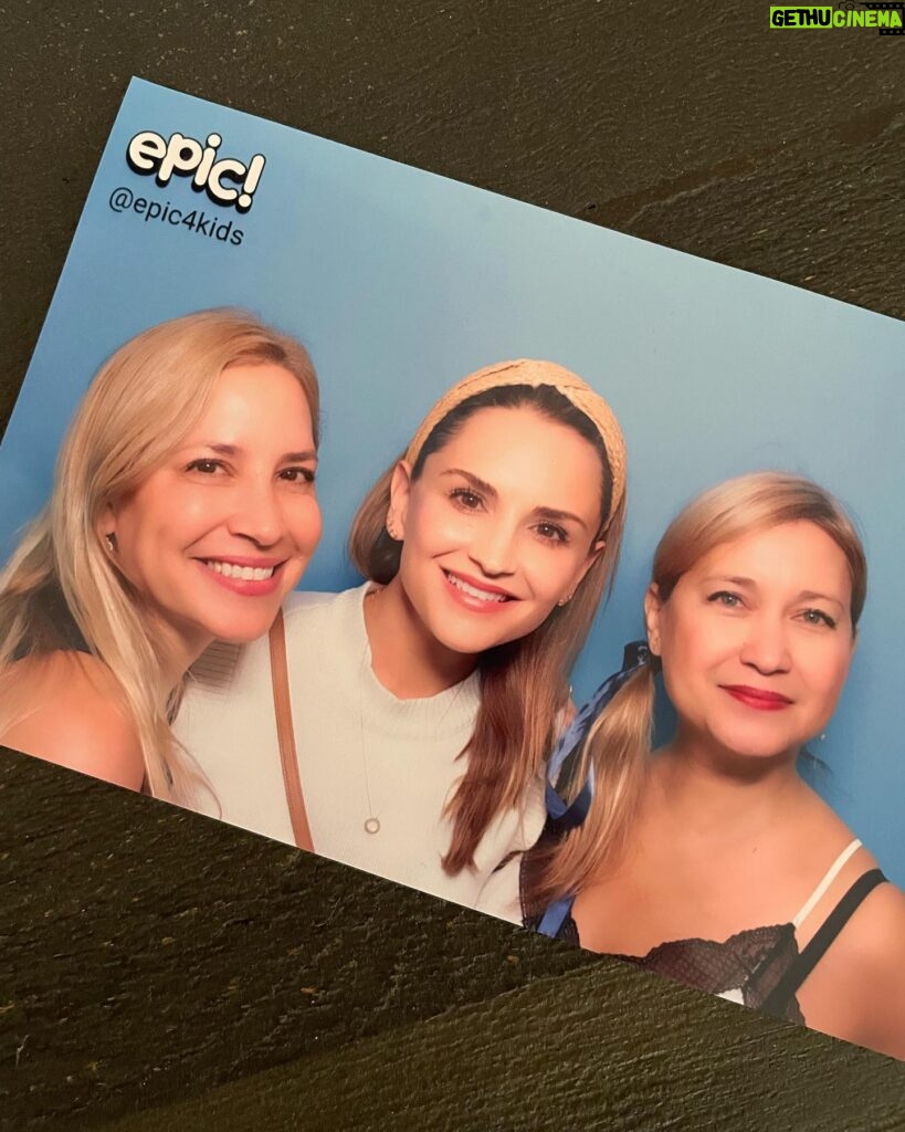 Rachael Leigh Cook Instagram - We had a great time @epic4kids summer event! Bringing books to life through fun activities while benefitting @stjude ❤️