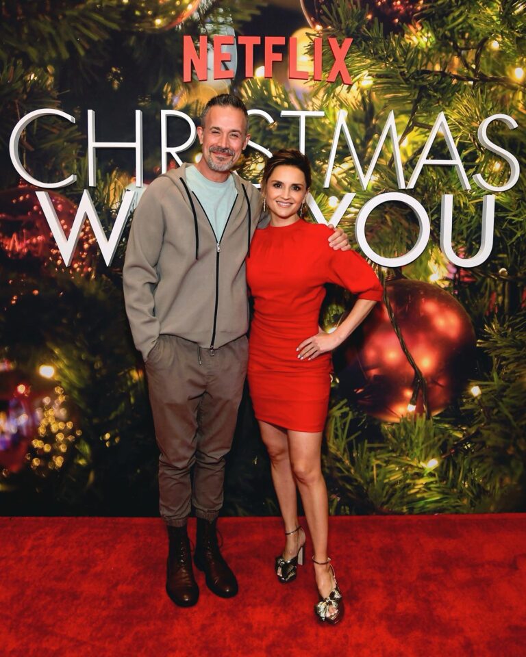 Rachael Leigh Cook Instagram - What a great night, so happy for you my friend! Headline: Check anyone who doesn’t love @realfreddieprinze in #christmaswithyou for a pulse. SO GOOD ⭐️⭐️⭐️⭐️⭐️ Congratulations to the whole team, you smashed it @netflixfilm ❤️🎄🎁