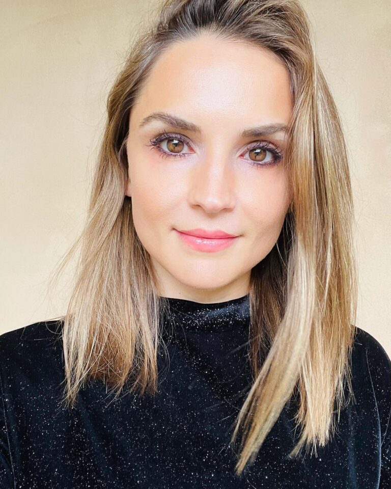 Rachael Leigh Cook Instagram - when the good light calls, sometimes you gotta