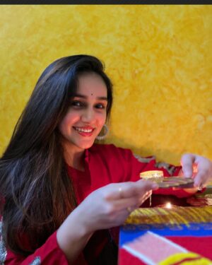 Rachana Mistry Instagram - Happy Diwali & Saal mubarak to all! 🪔🧿🫶🏻
.
📸: @_ronak.mistry.2704 ! 
Outfit- @houseofsarva_official 💌
.
#BLESSED🙏🏻🧿